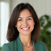 Portrait of Dr. Evelyn Lee, a certified nutritionist and AetherGreenosol Pulse forum moderator.